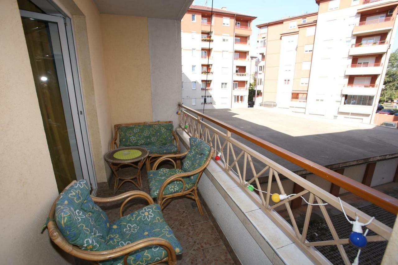 Fast Sleep & Go 2 Apartment Парачин Екстериор снимка