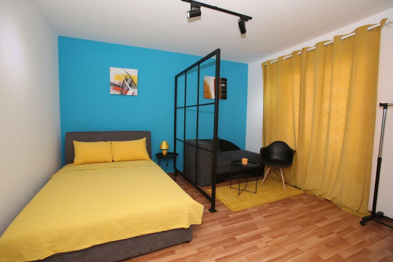 Fast Sleep & Go 2 Apartment Парачин Екстериор снимка