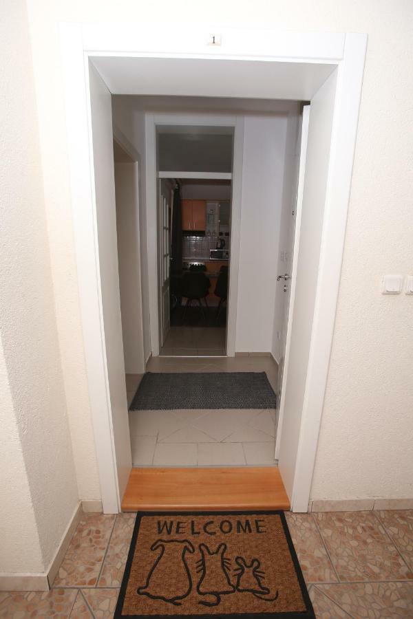 Fast Sleep & Go 2 Apartment Парачин Екстериор снимка